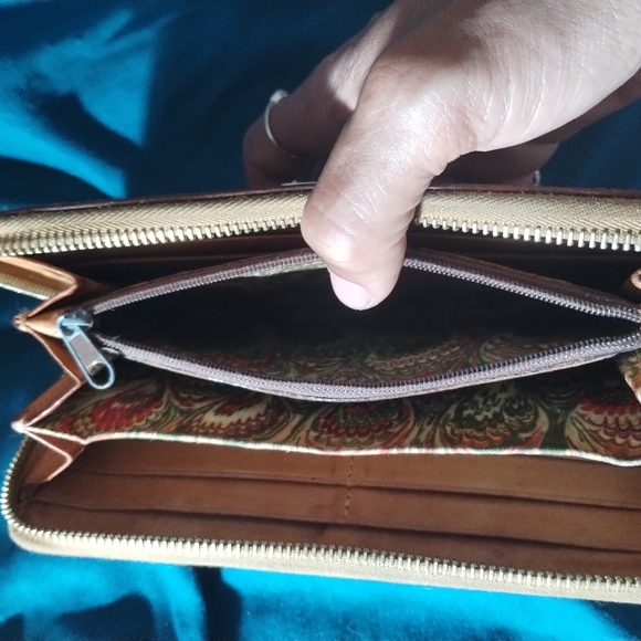 Dooney & Bourke Leather Wallet - Picture 4 of 9